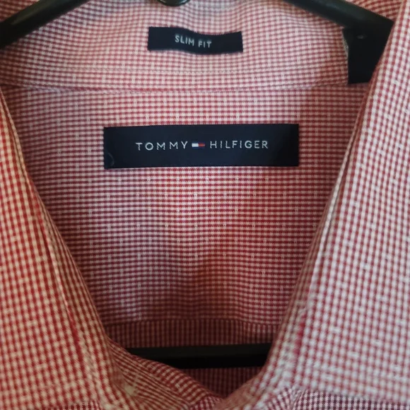 TOMMY HILFIGER Men's Red & White Button Up Shirt SIZE (L) 16 32/33 - Picture 3 of 3